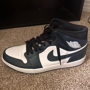 Nike Air Jordan 1 Mid Armory Navy Men’s Size 12